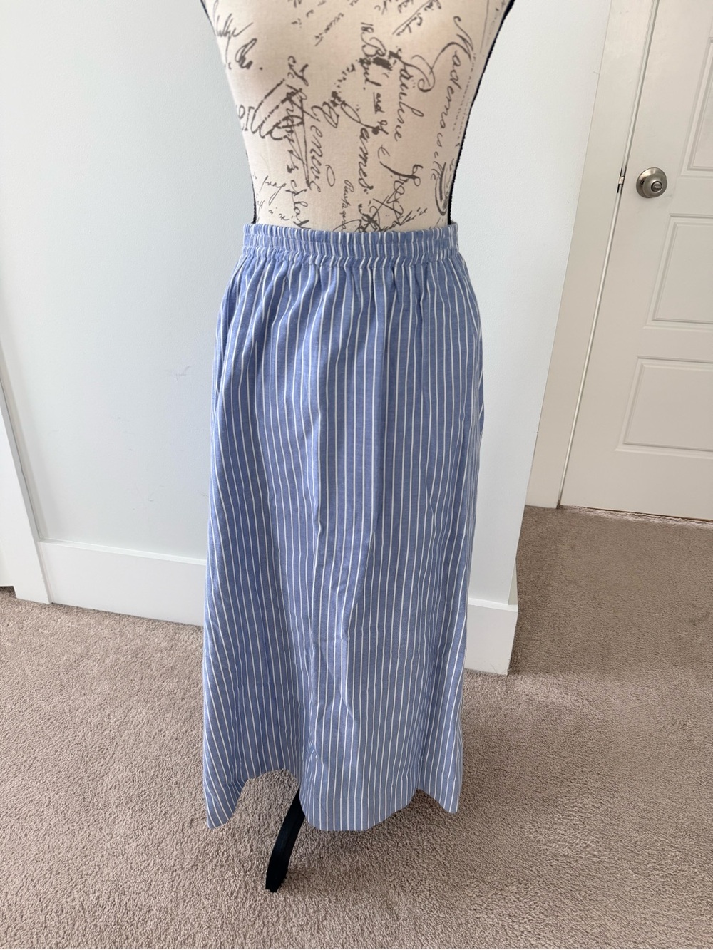 Tuckernuck Blue and White Vertical-Stripe Maxi Skirt Size M